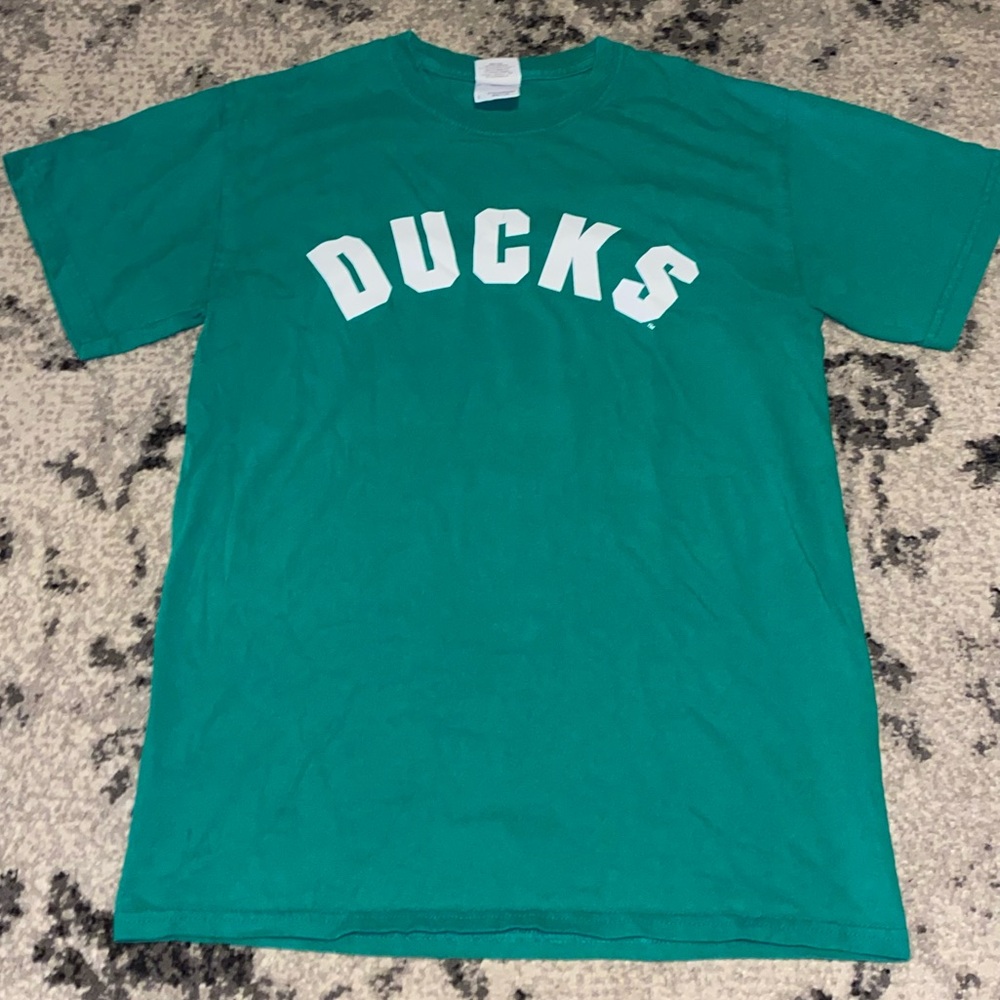 Green and white vintage oregon ducks Ducks t shirt